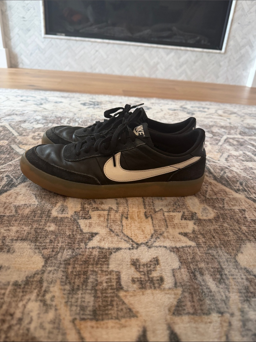 Nike Men’s Black Sneakers with White Swoosh and Gum Sole